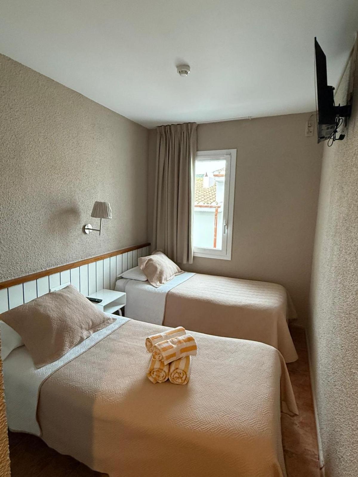 La Fonda Bed & Breakfast Cadaques Bagian luar foto