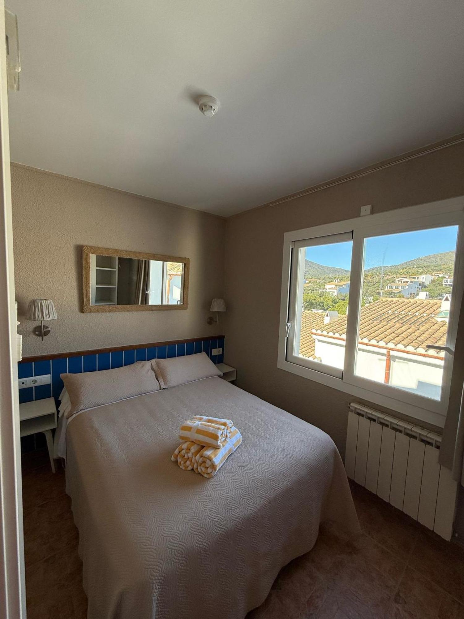La Fonda Bed & Breakfast Cadaques Bagian luar foto